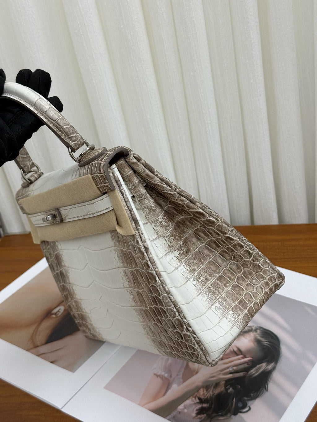 The Iconic K28 Himalaya Gradient Crocodile Leather Top-Handle Handbag – White & Taupe Ombré Crossbody Bag (28 cm)