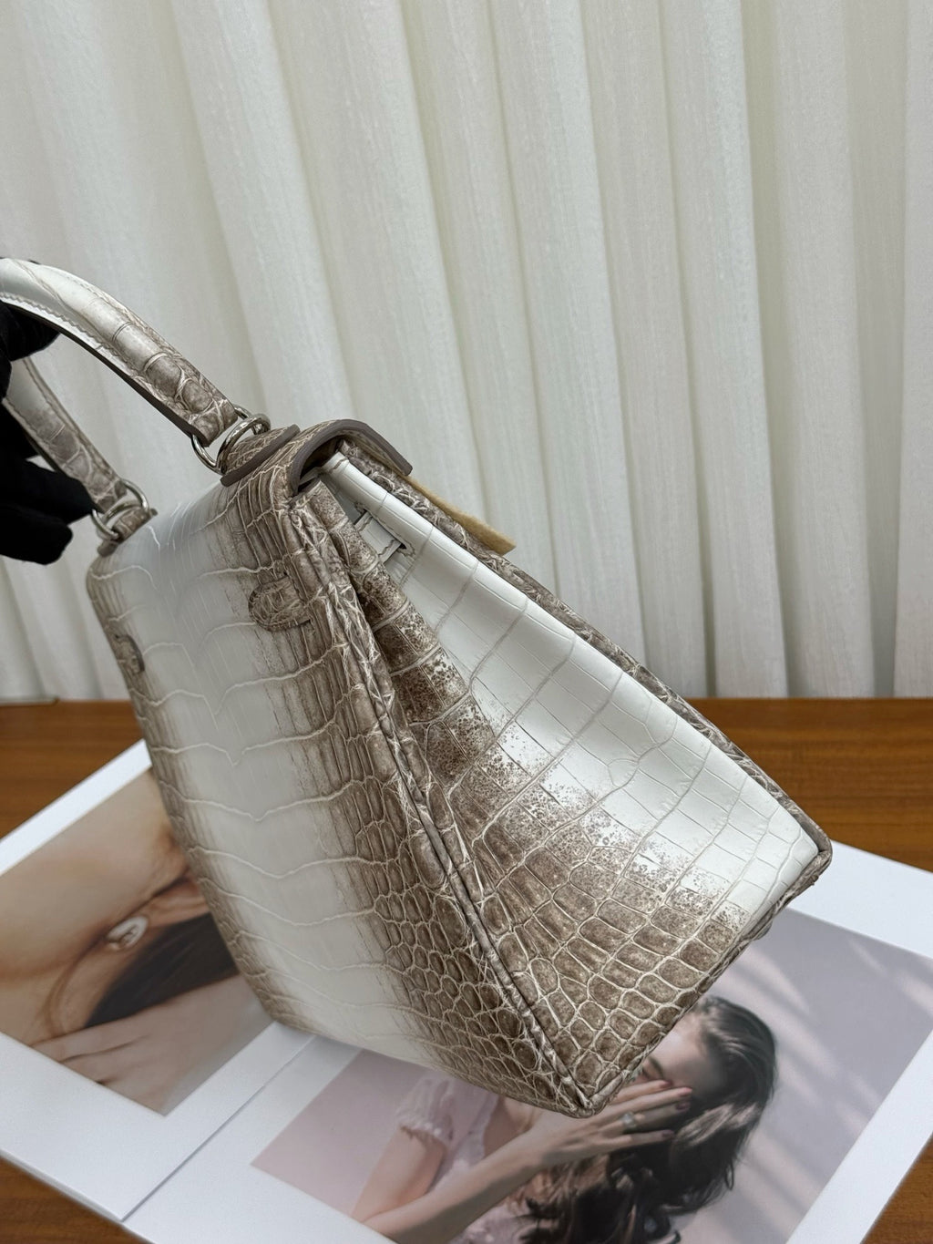 The Iconic K28 Himalaya Gradient Crocodile Leather Top-Handle Handbag – White & Taupe Ombré Crossbody Bag (28 cm)