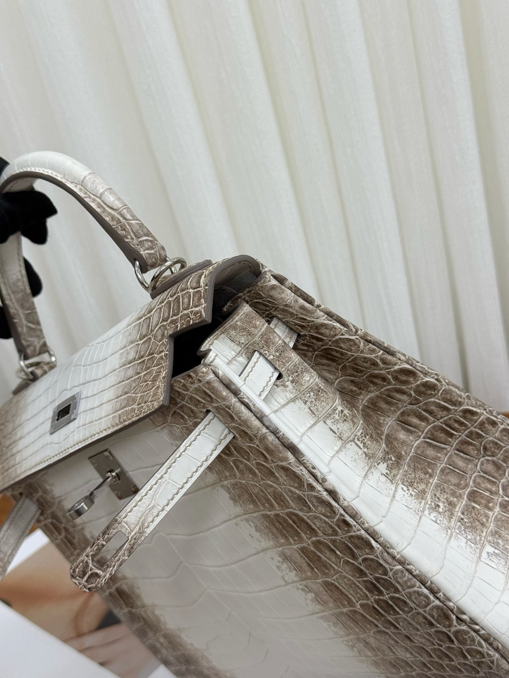 The Iconic K28 Himalaya Gradient Crocodile Leather Top-Handle Handbag – White & Taupe Ombré Crossbody Bag (28 cm)