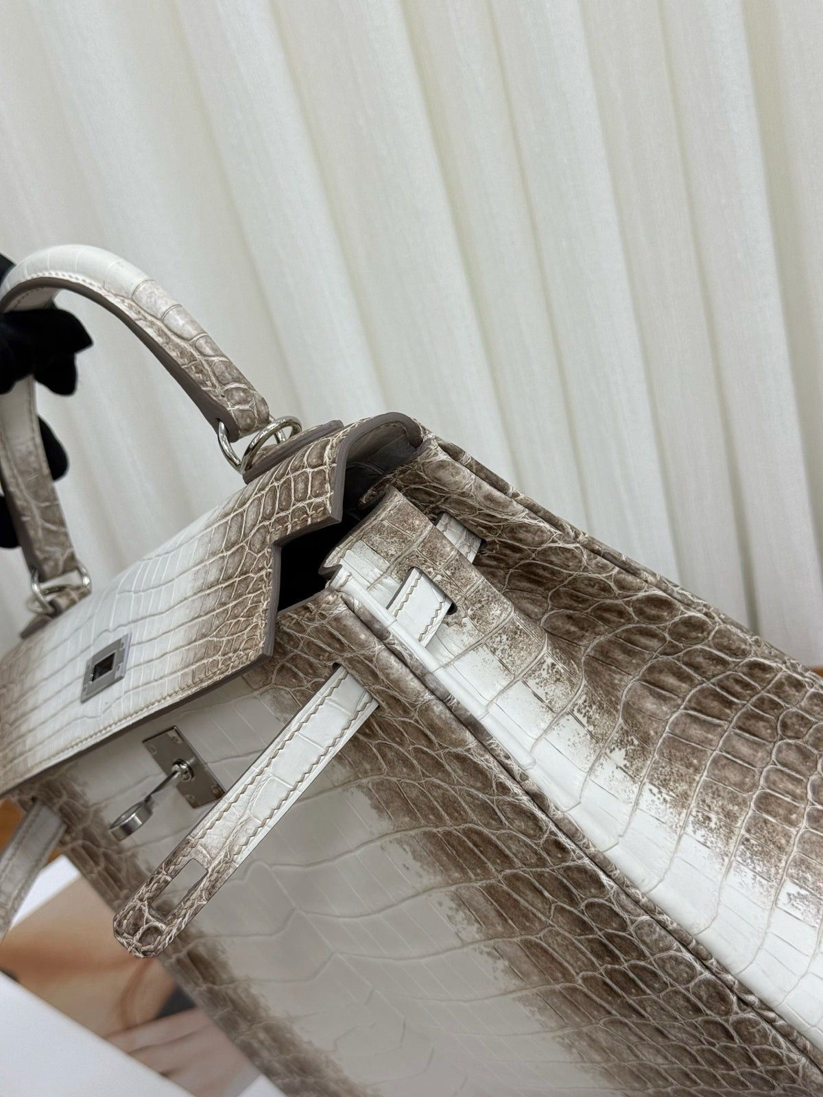 The Iconic K28 Himalaya Gradient Crocodile Leather Top-Handle Handbag – White & Taupe Ombré Crossbody Bag (28 cm)