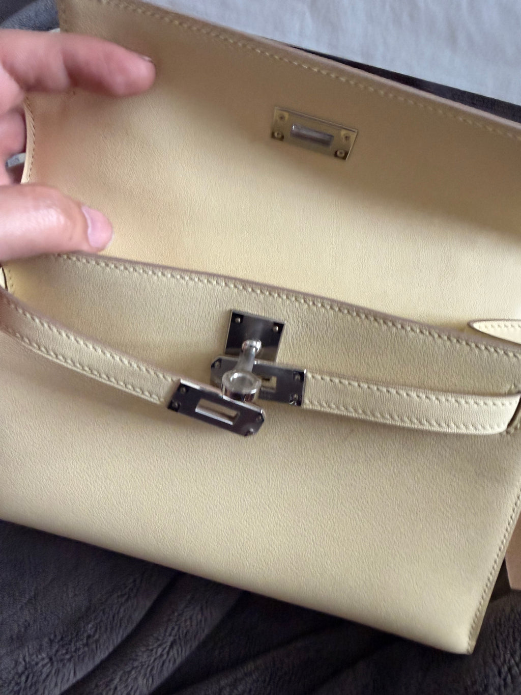 Pastel Yellow Leather Pochette Clutch – Hand-Stitched Top-Handle Wristlet Bag