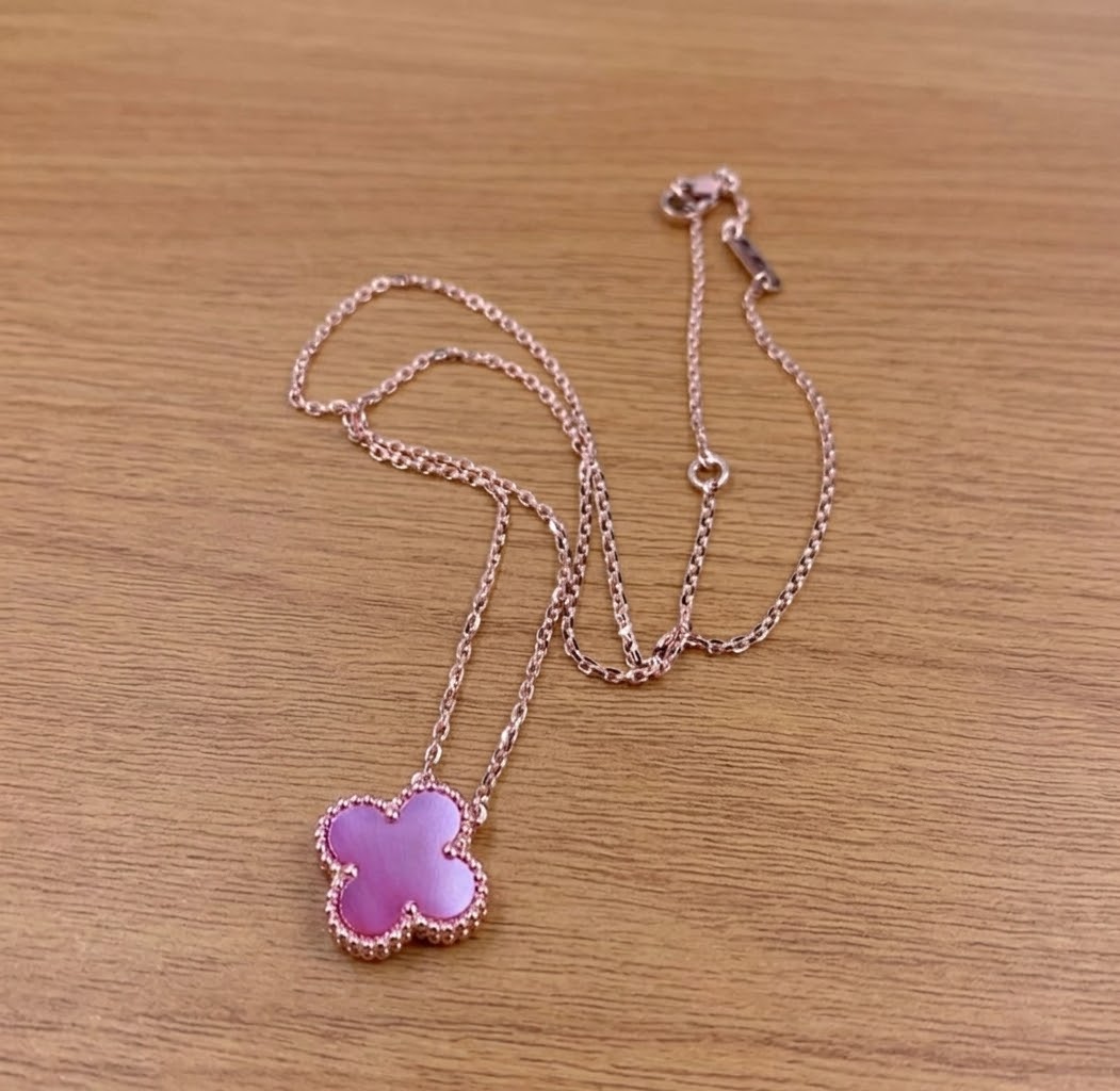 Pink Mother of Pearl Clover Pendant Necklace – Gold Four-Leaf Floral Charm Chain