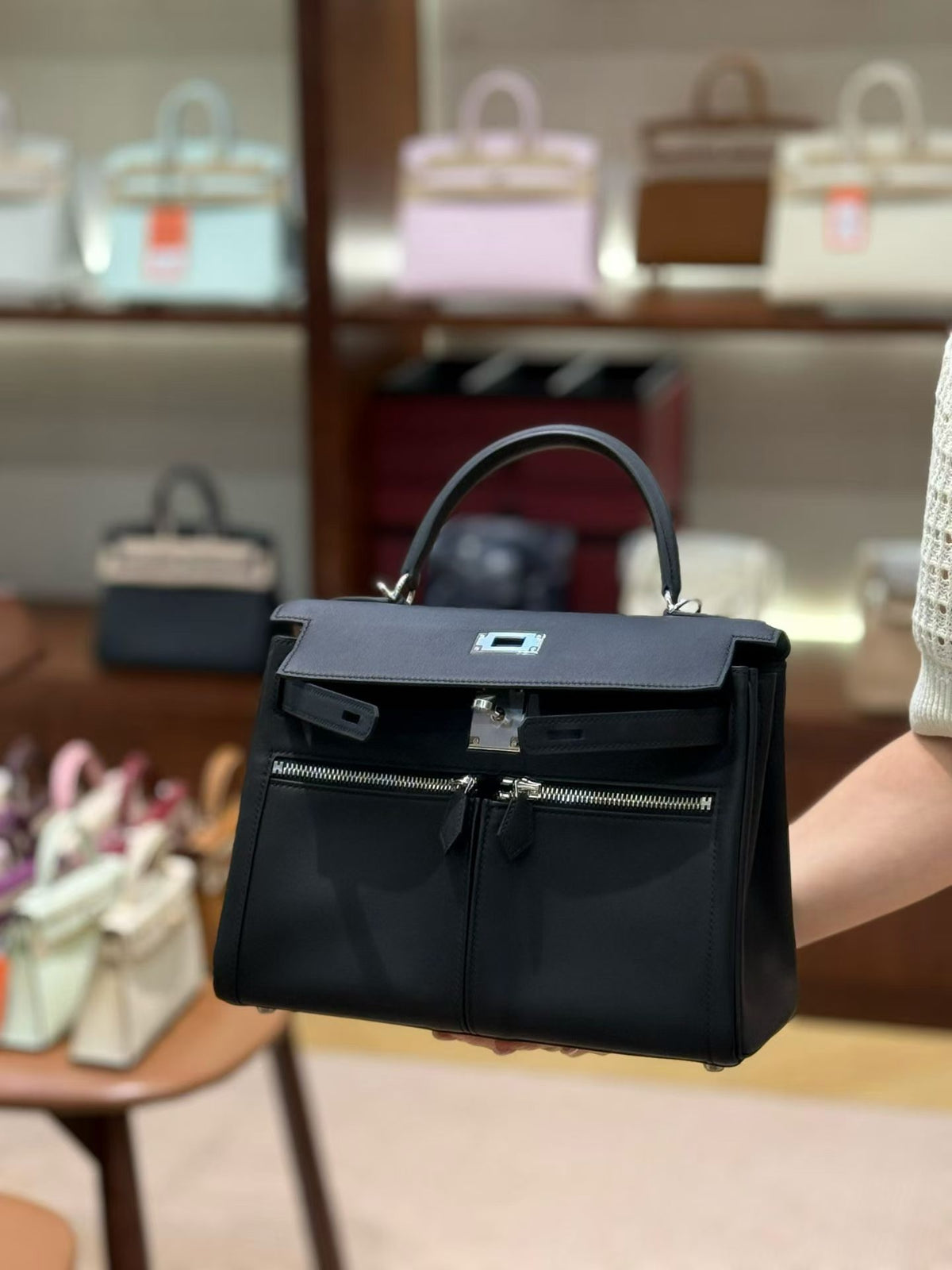 Black Leather Utility Cargo Top-Handle Handbag – Dual Front Zipper Pocket Crossbody Bag (28 cm )